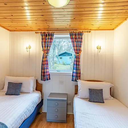 Heather Lodge 17 With Hot Tub Belladrum Exterior photo